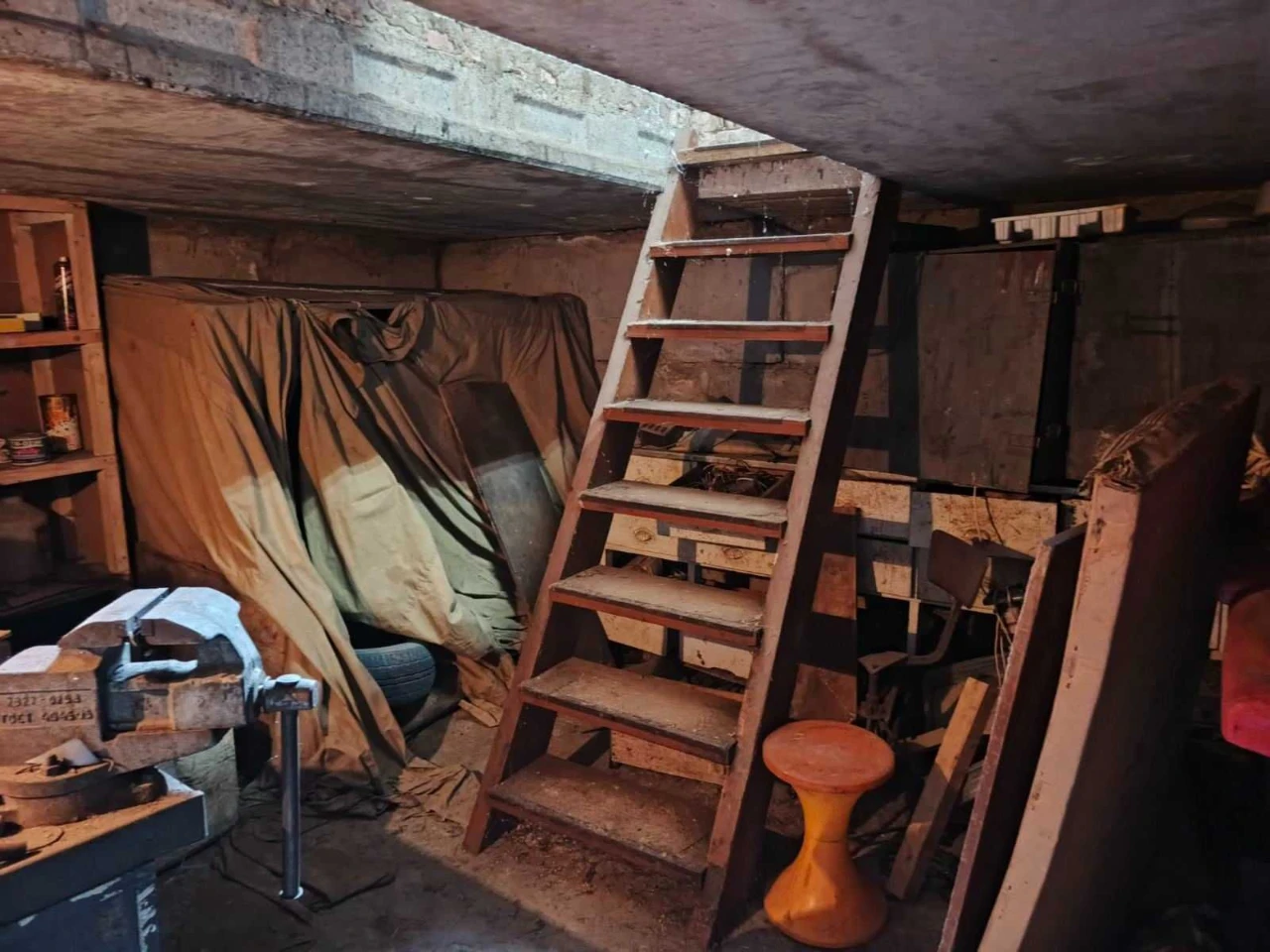 sale of a garage in Vyshorod