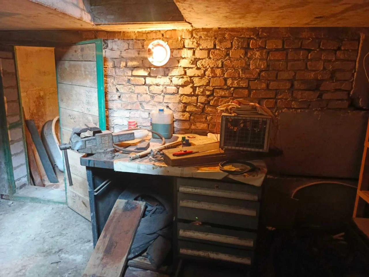sale of a garage in Vyshorod