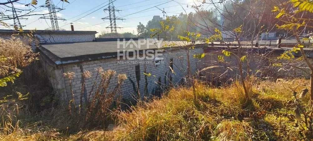 Land for a garage near Yaroslavichi residential complex
