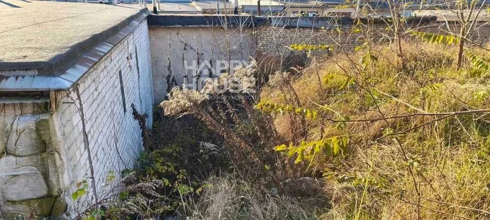 Land for a garage near Yaroslavichi residential complex