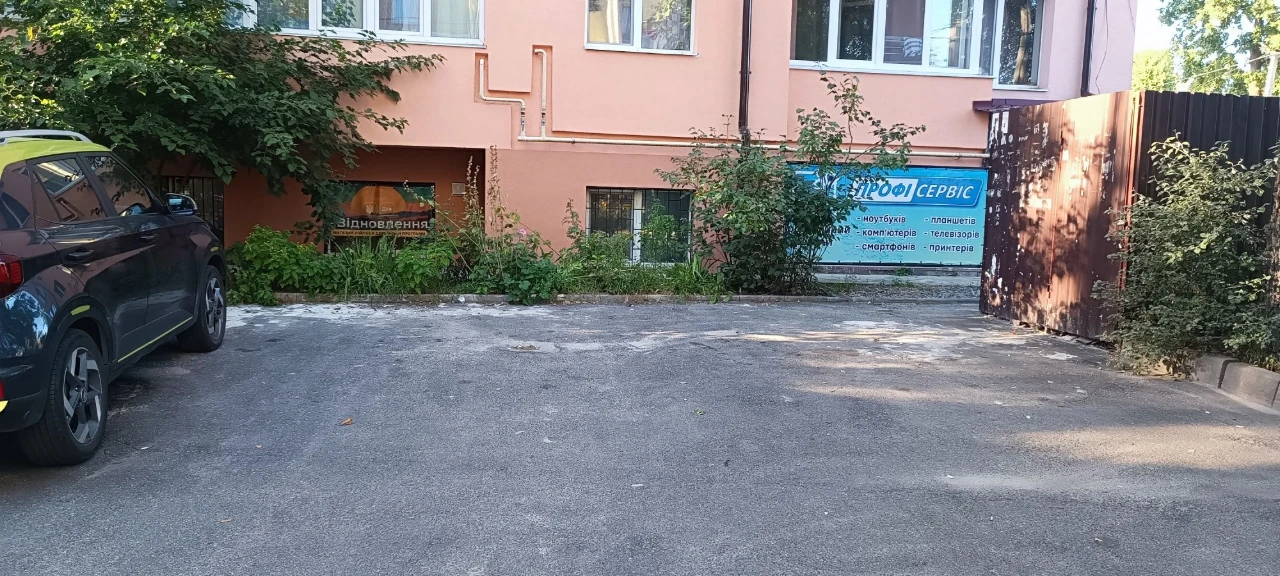 Продаётся участок под гараж
