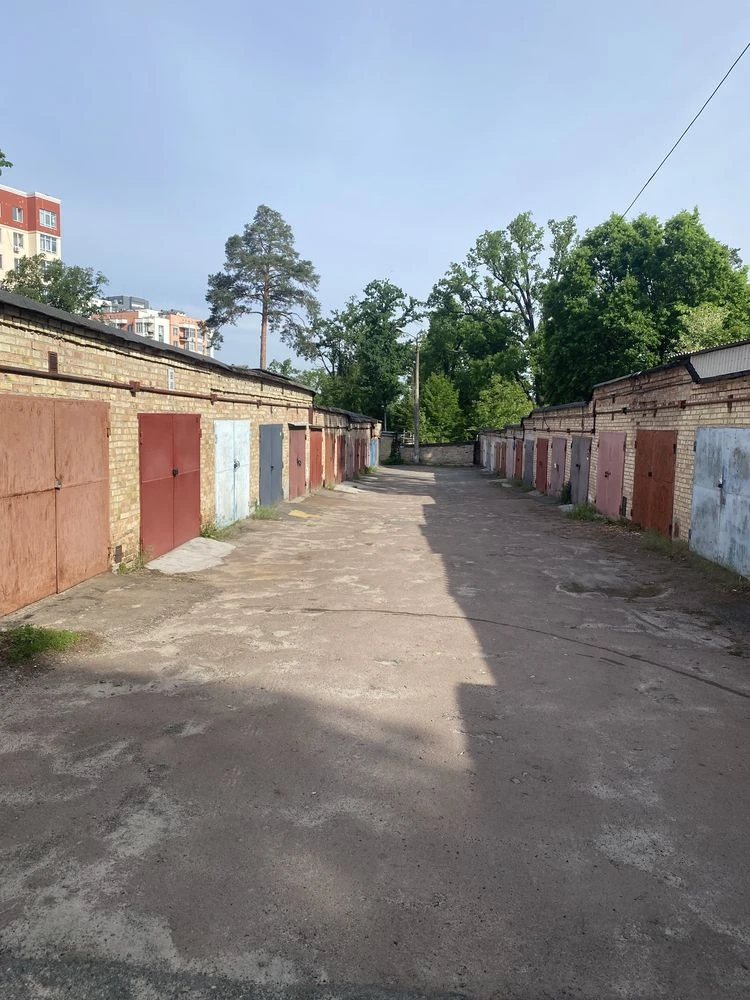 Гараж Ирпень (Машторф, Синергия)