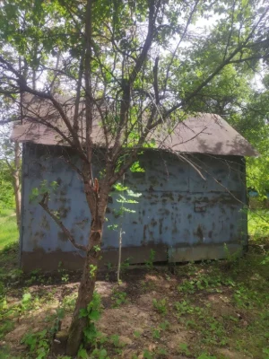 Гараж для автомобілів, майстерня або складське приміщення
