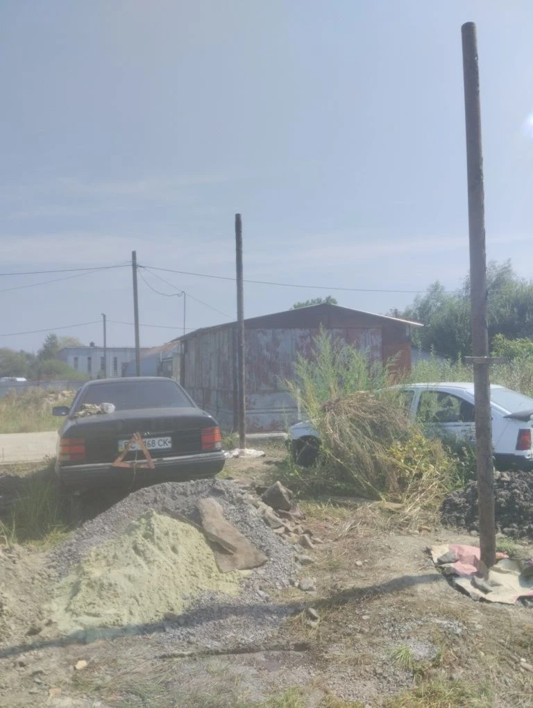 Продаются две земельные участки, расположенные рядом