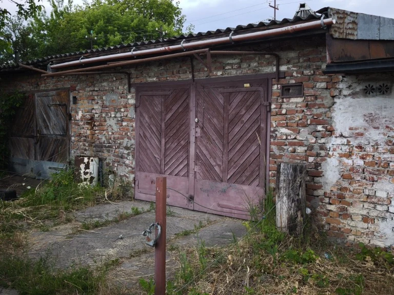 For Sale: Brick Garage (with documents) in the city of Radekhov