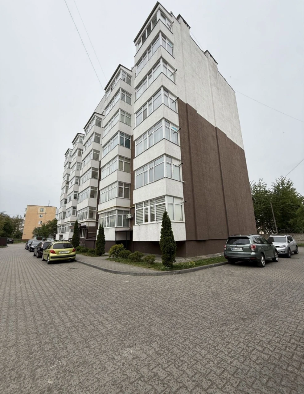 Продажа гаража в М. Стрий, в новостройке.