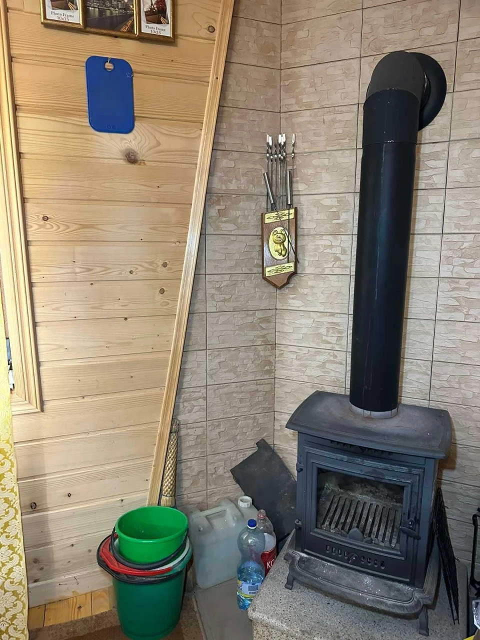 For sale: Exclusive two-story garage