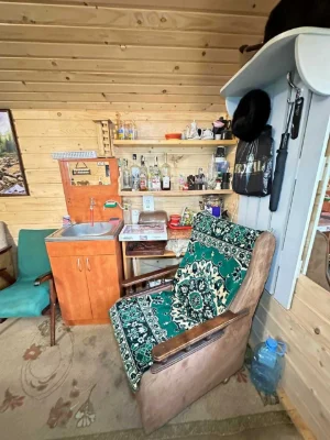 For sale: Exclusive two-story garage