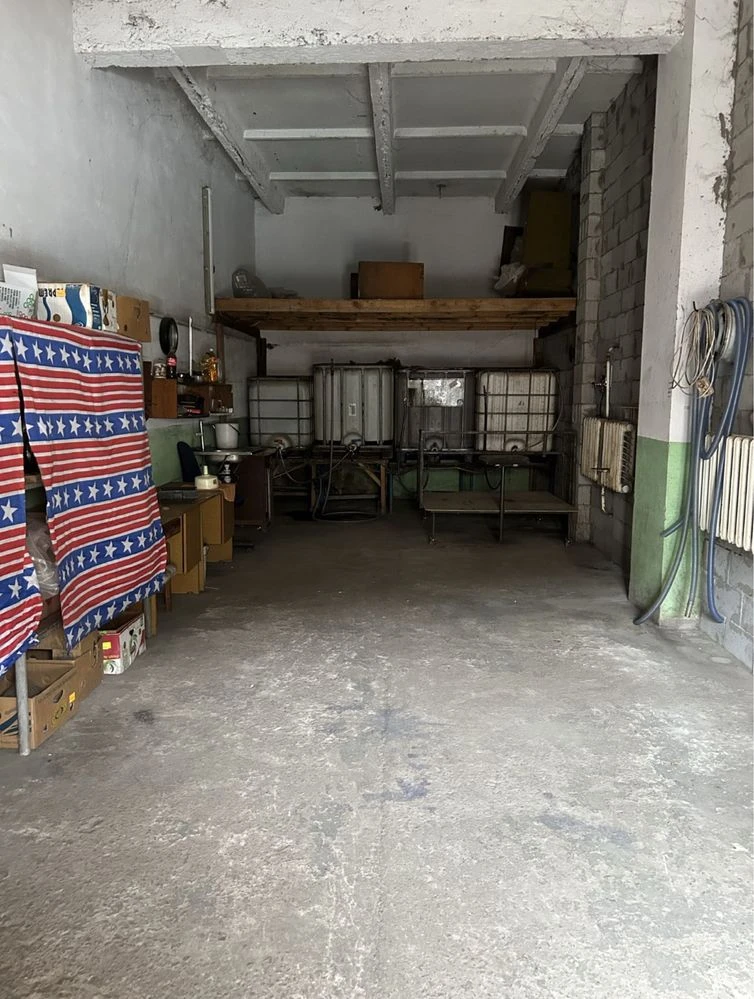 For sale garages with amenities