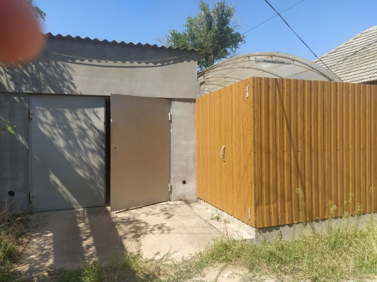 Гараж з участком центр м. Білгород- Дністровський