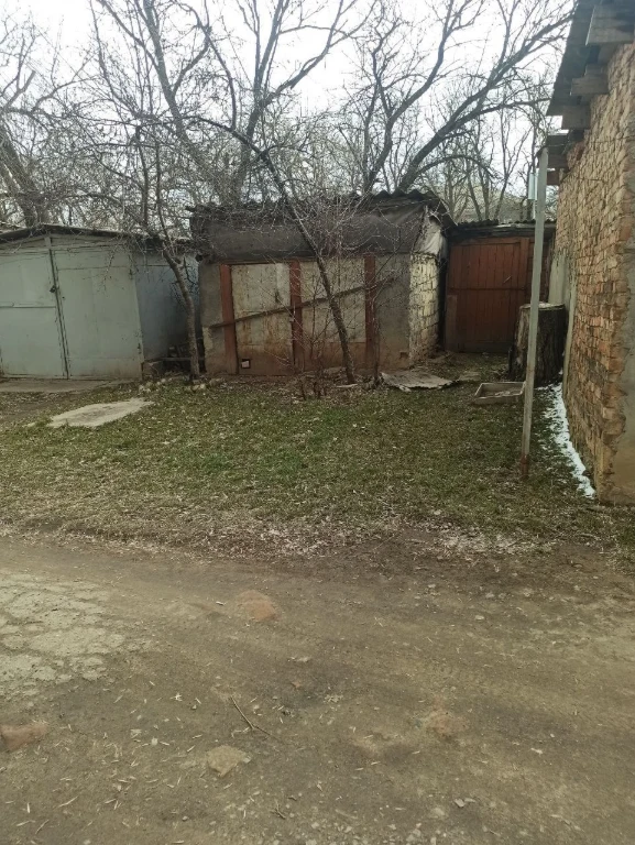 For sale: Small garage