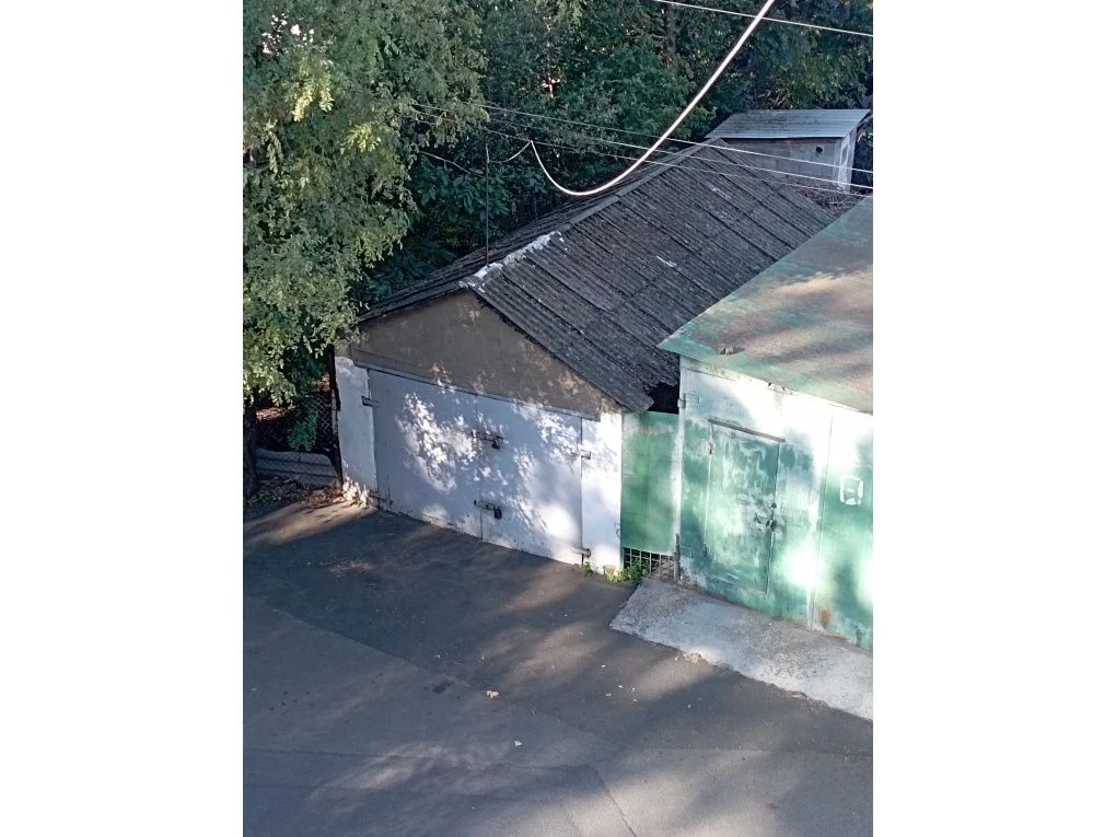 For sale garage urgently