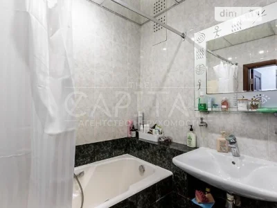 Sale of 3-room apartment 65 sq. m. on Grigory Skovorody Street 11 •