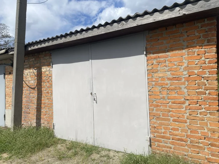 For Sale: Garage in Hadiach