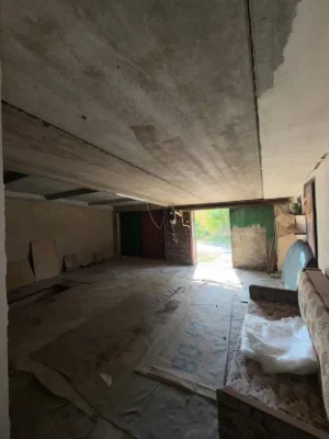 Two Garages for Sale in the Military Town Area