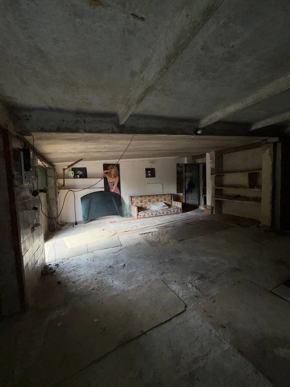 Two Garages for Sale in the Military Town Area