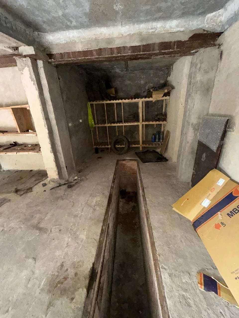 Two Garages for Sale in the Military Town Area