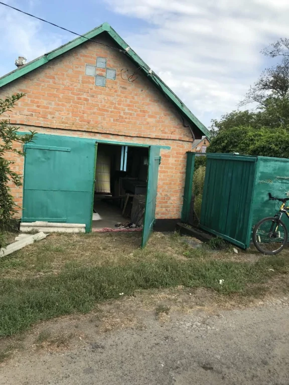 Продаётся гараж, Миргород