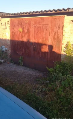 Продам гараж в 4-кооперативе, на верхньому поверсі.