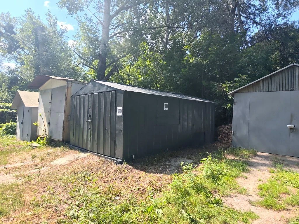 Metal Garage.