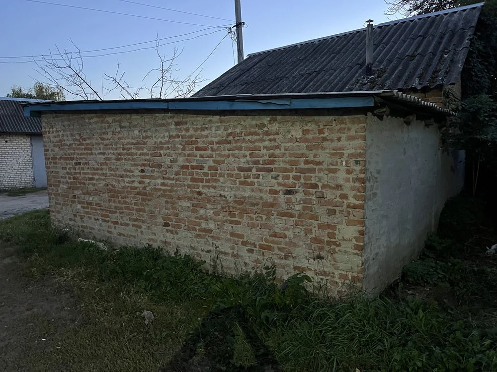 For sale: Garage. In the center of the city of Putivl!