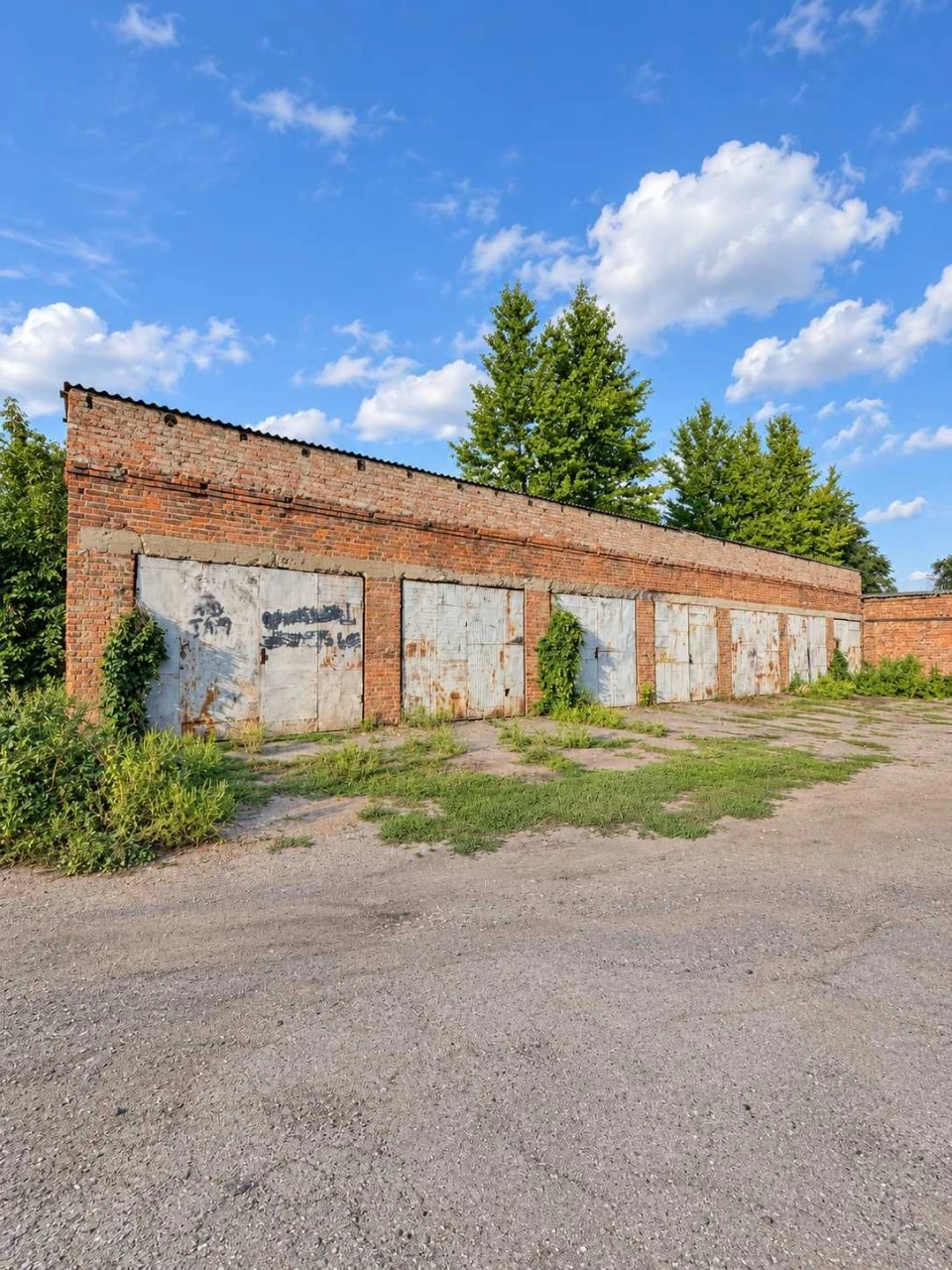 For Sale: 15 Garages, 567 sq m - Romny