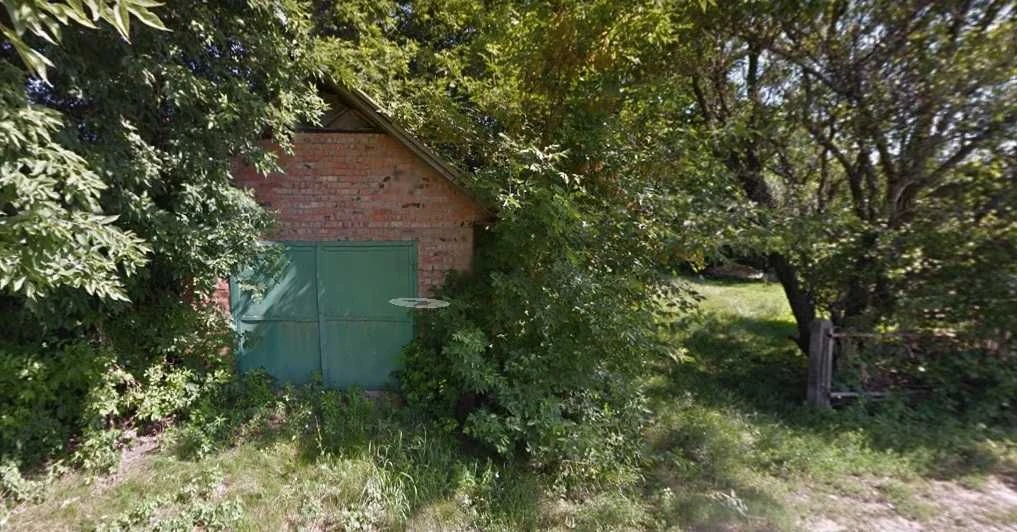 For Sale: Brick Garage