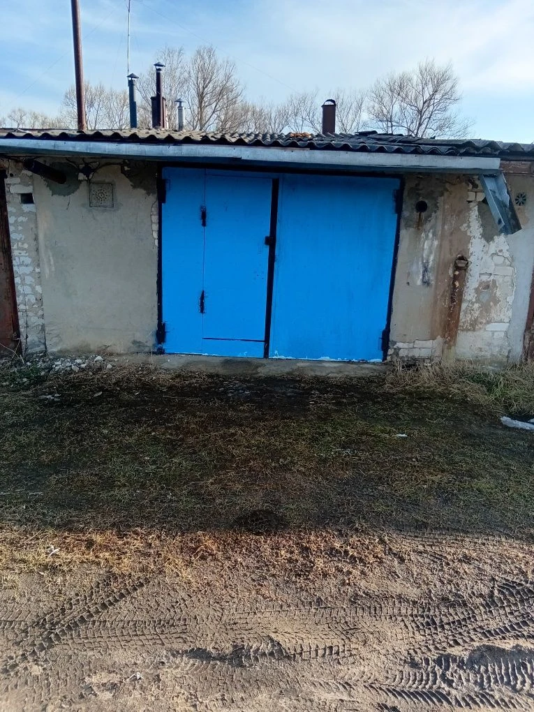 For sale: a solid garage