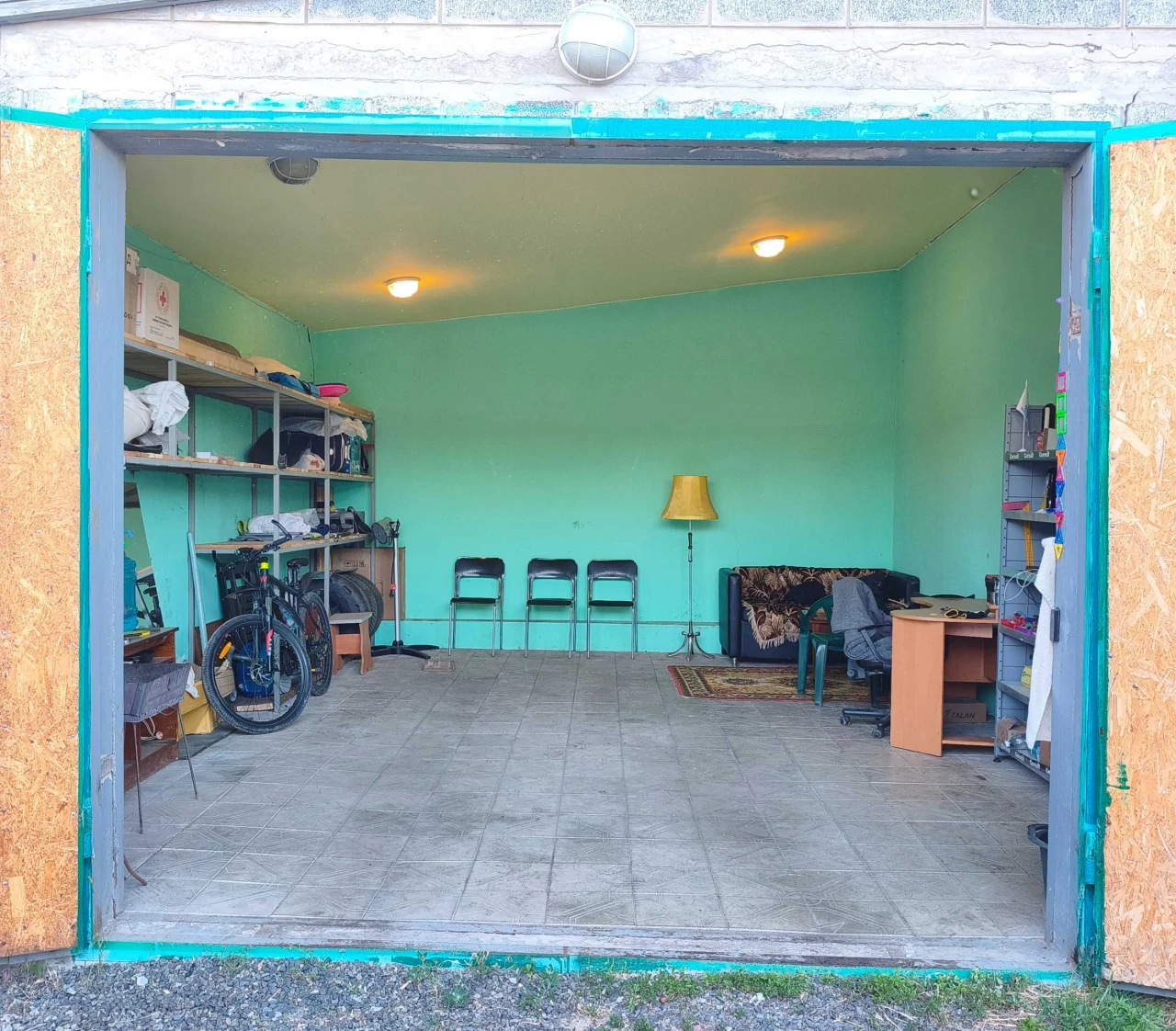 Garage in the center of Balakleya