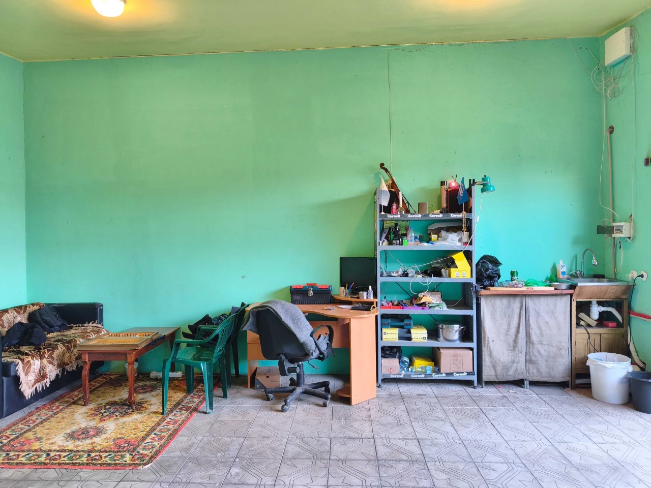 Garage in the center of Balakleya