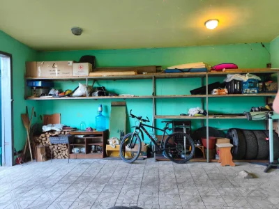 Garage in the center of Balakleya