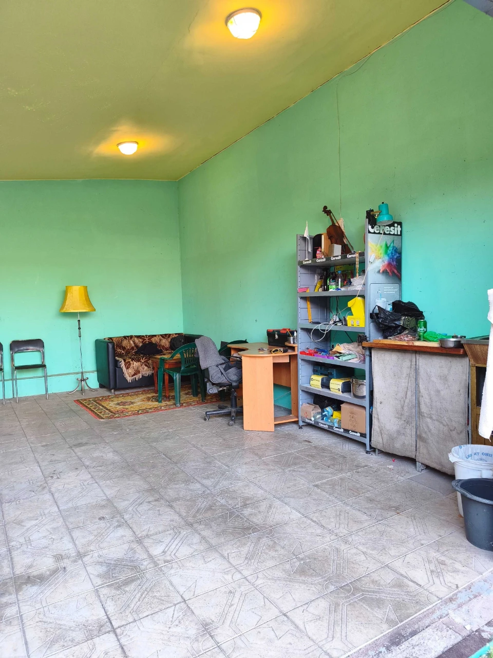 Garage in the center of Balakleya