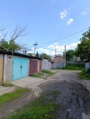 Гараж в районе городского рынка, улица Різдвяна