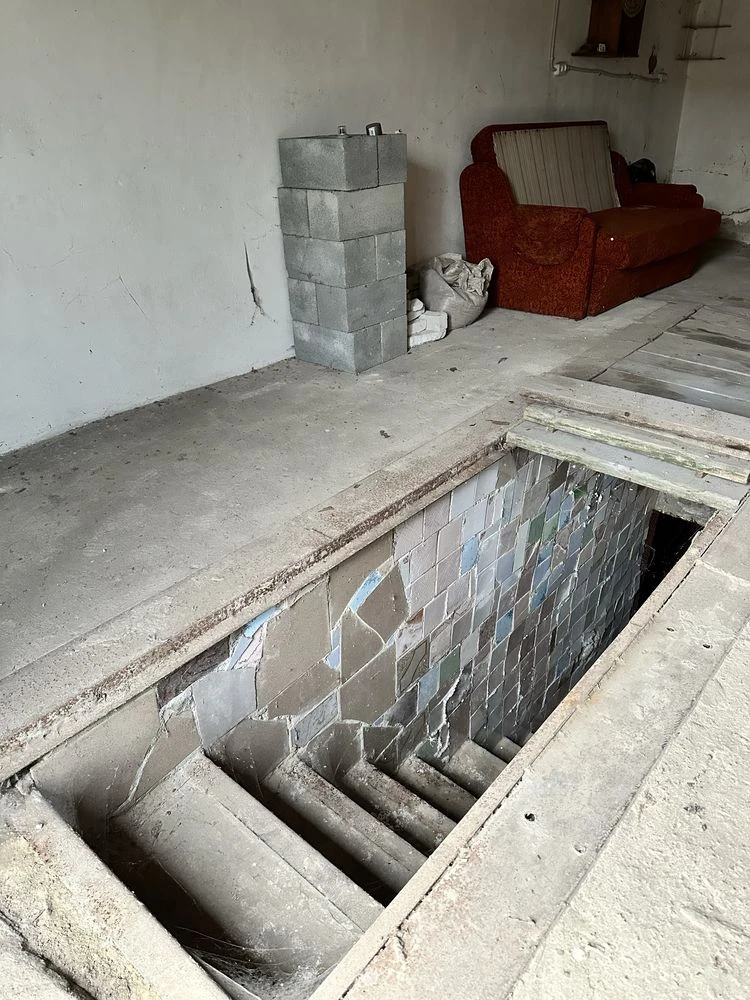 Brick garage for sale in the city of Izyaslav
