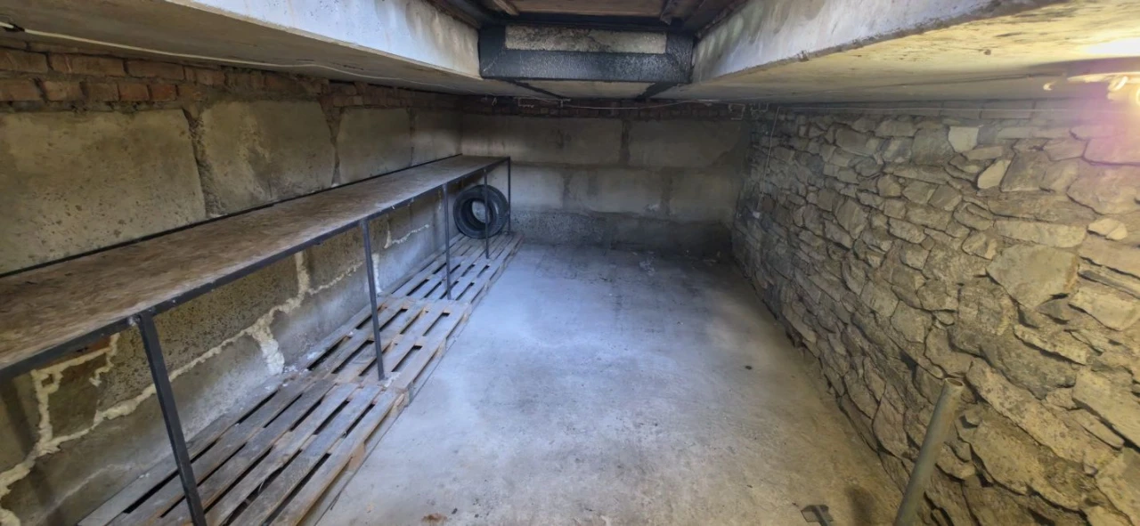 For Sale: Garage in 4th Cooperative