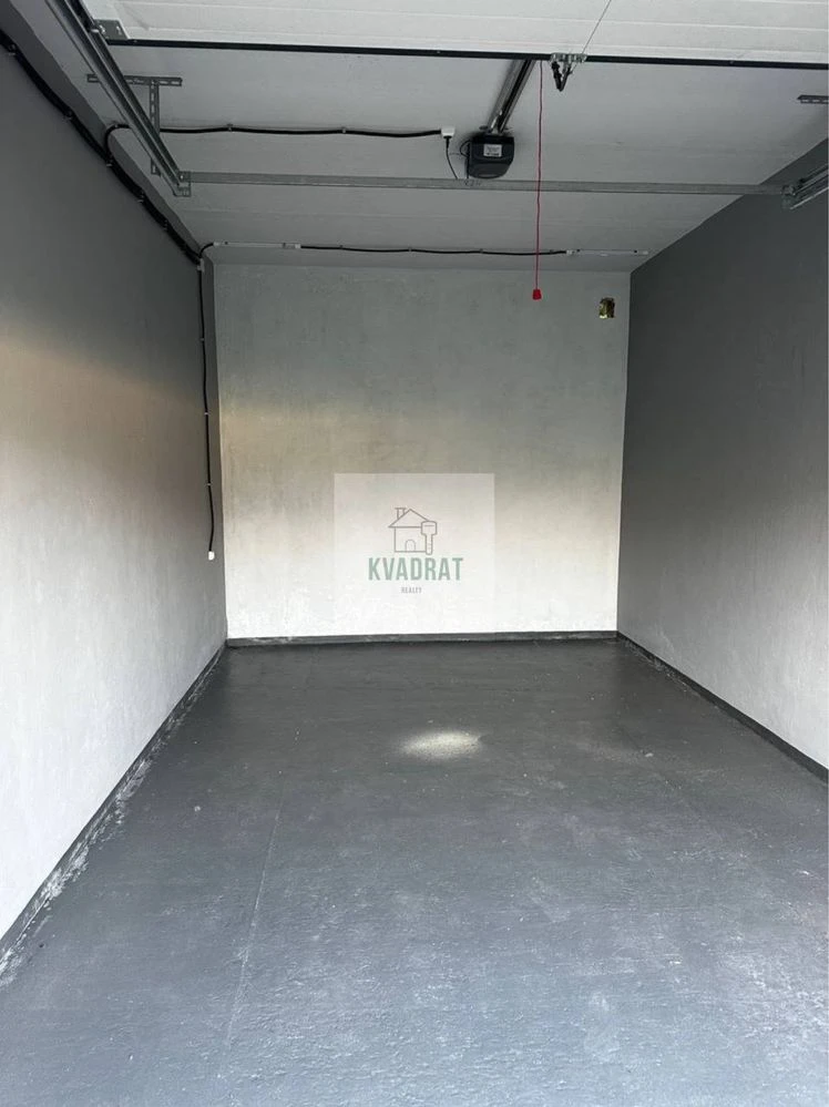 For Sale: Newly Built Garages in the October Neighborhood