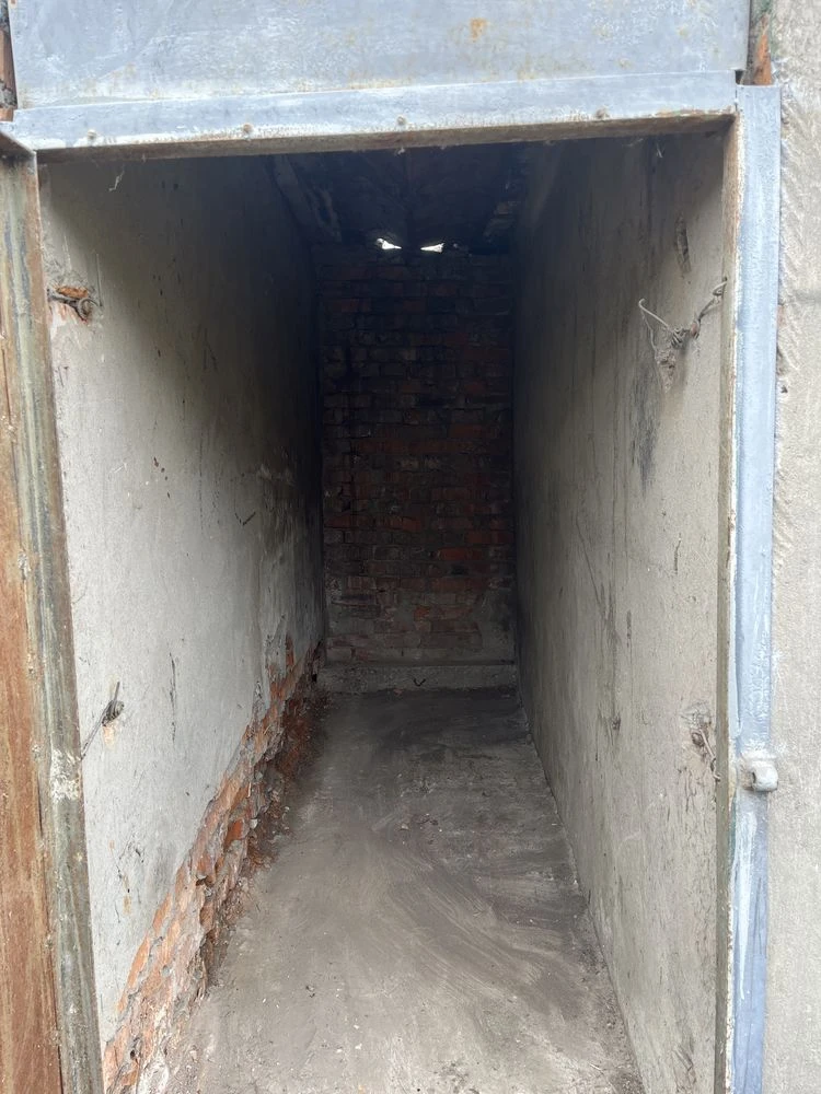 Large Brick Garage 28 sq.m. with attic and paved access