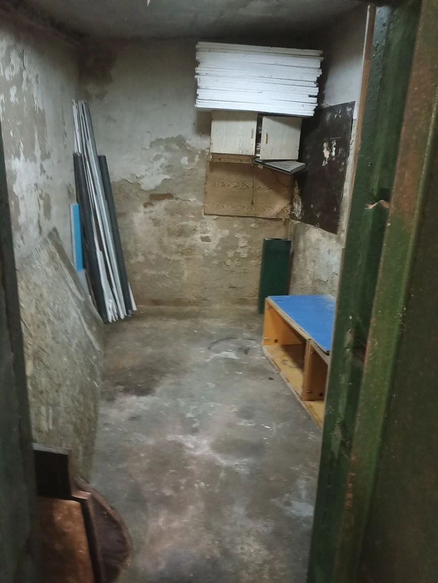 Продається гараж з підвалом та оглядовою ямою