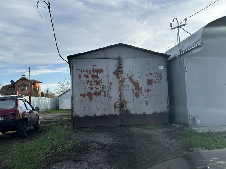 Продається гараж в кооперативі "Медик Центр"