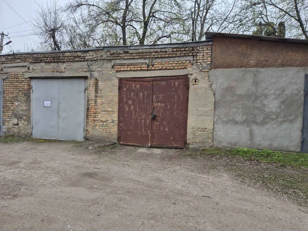 Продается гараж в центре города