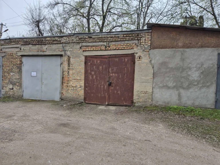Продается гараж в центре города