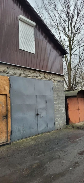 Selling Garage from a plot
