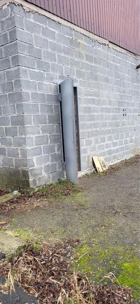 Selling Garage from a plot