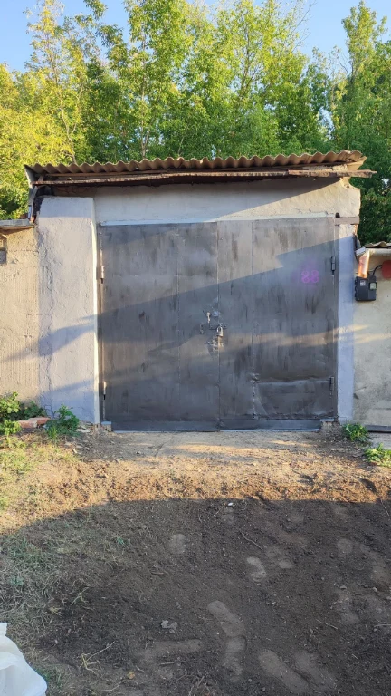 Garage near the Epicenter.