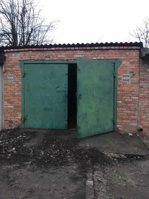 Продається цегляный гараж