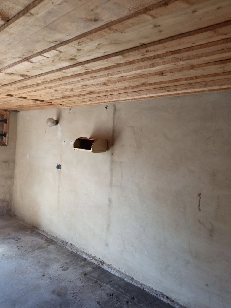 Garage for sale (size 7 x 4)
