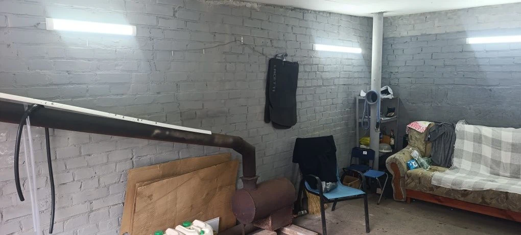 For Sale: Garage 64 near the Administrative District Office