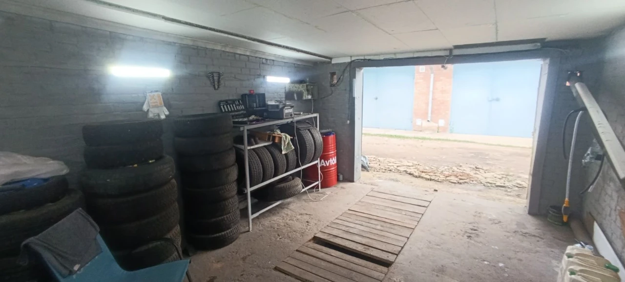For Sale: Garage 64 near the Administrative District Office