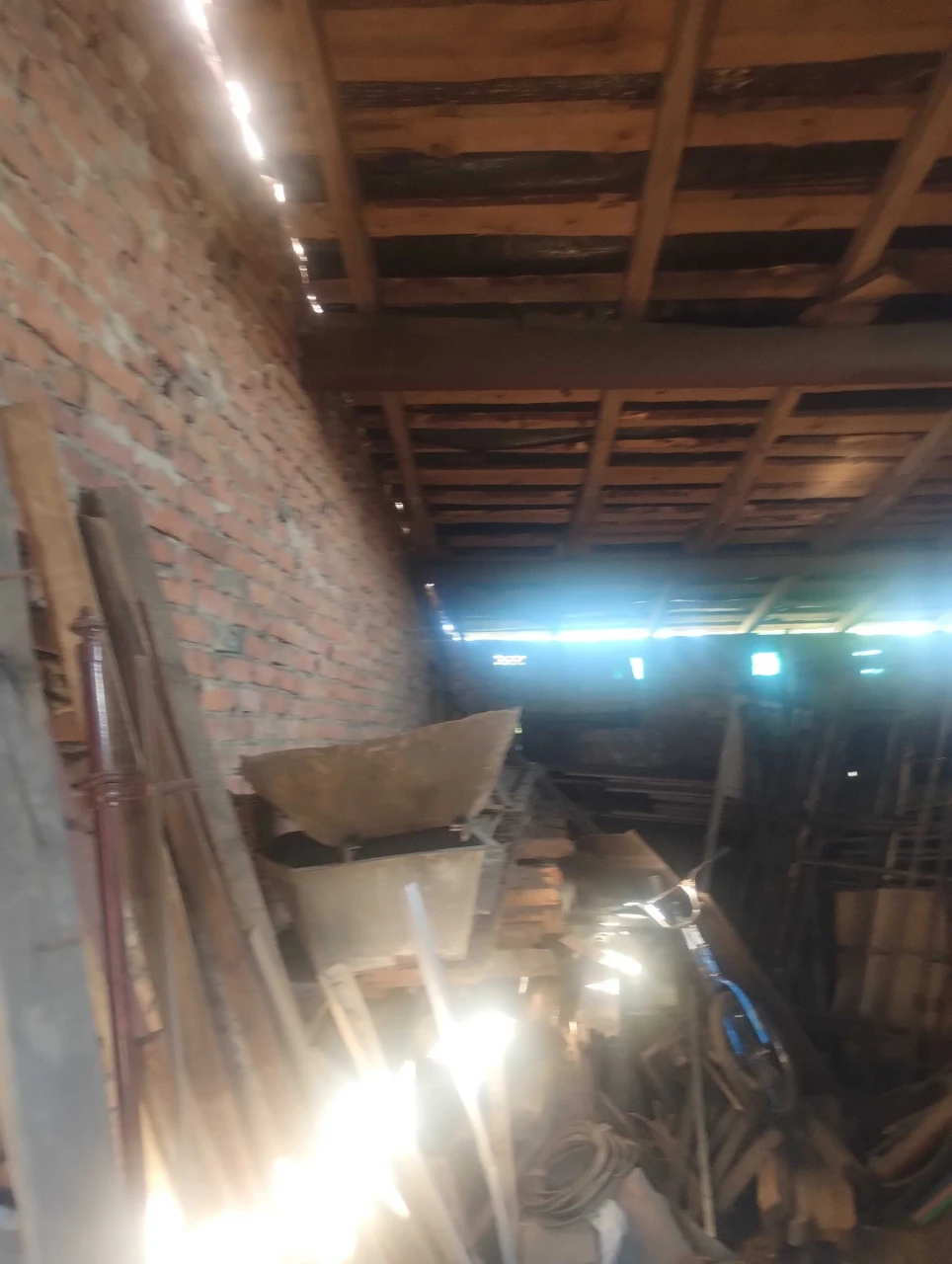 Brick Garage 44m2 High, Hayesin Sokol