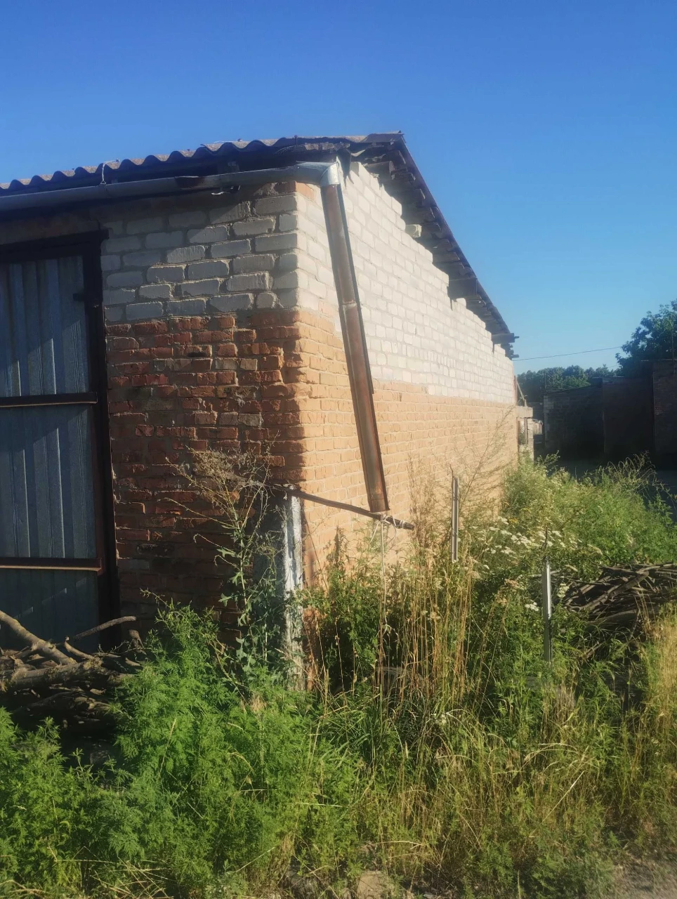 Brick Garage 44m2 High, Hayesin Sokol